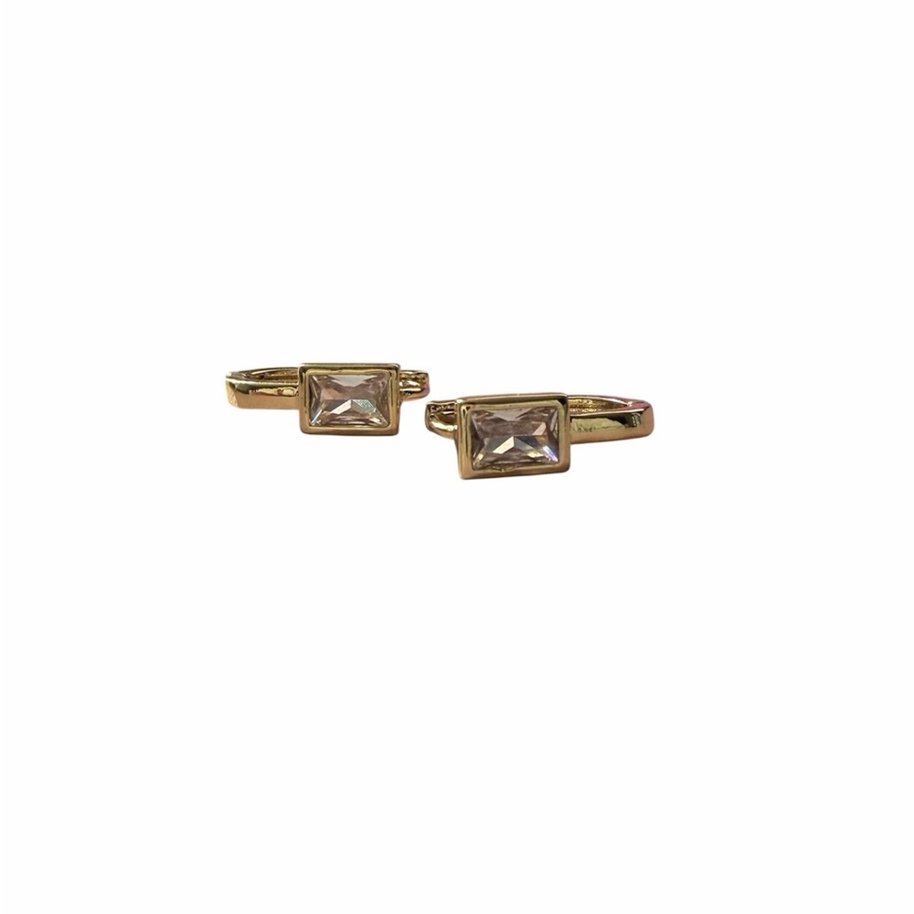 Crystal U Shape trendy Earrings - Picture 2 of 3
